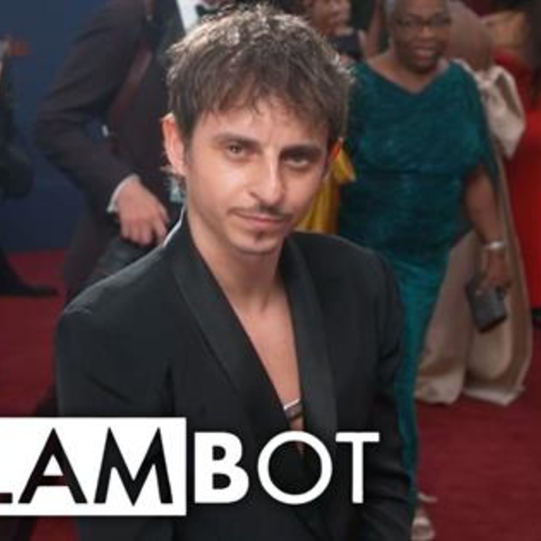 Moisés Arias: 2024 Emmys E! Glambot